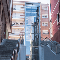 ascensor vertical de Luzarra